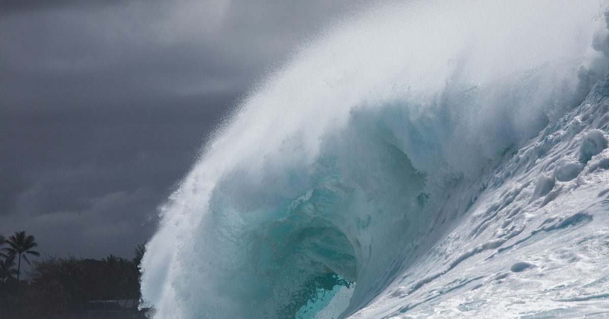 A heavy wave breaking at Pupukea on Oahu’s North Shore